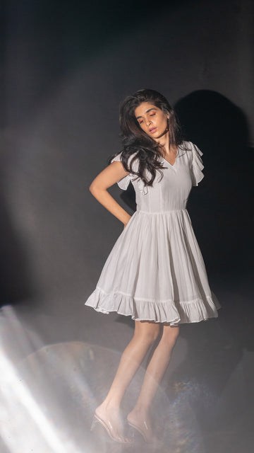 Mantra White Solid Flared dress