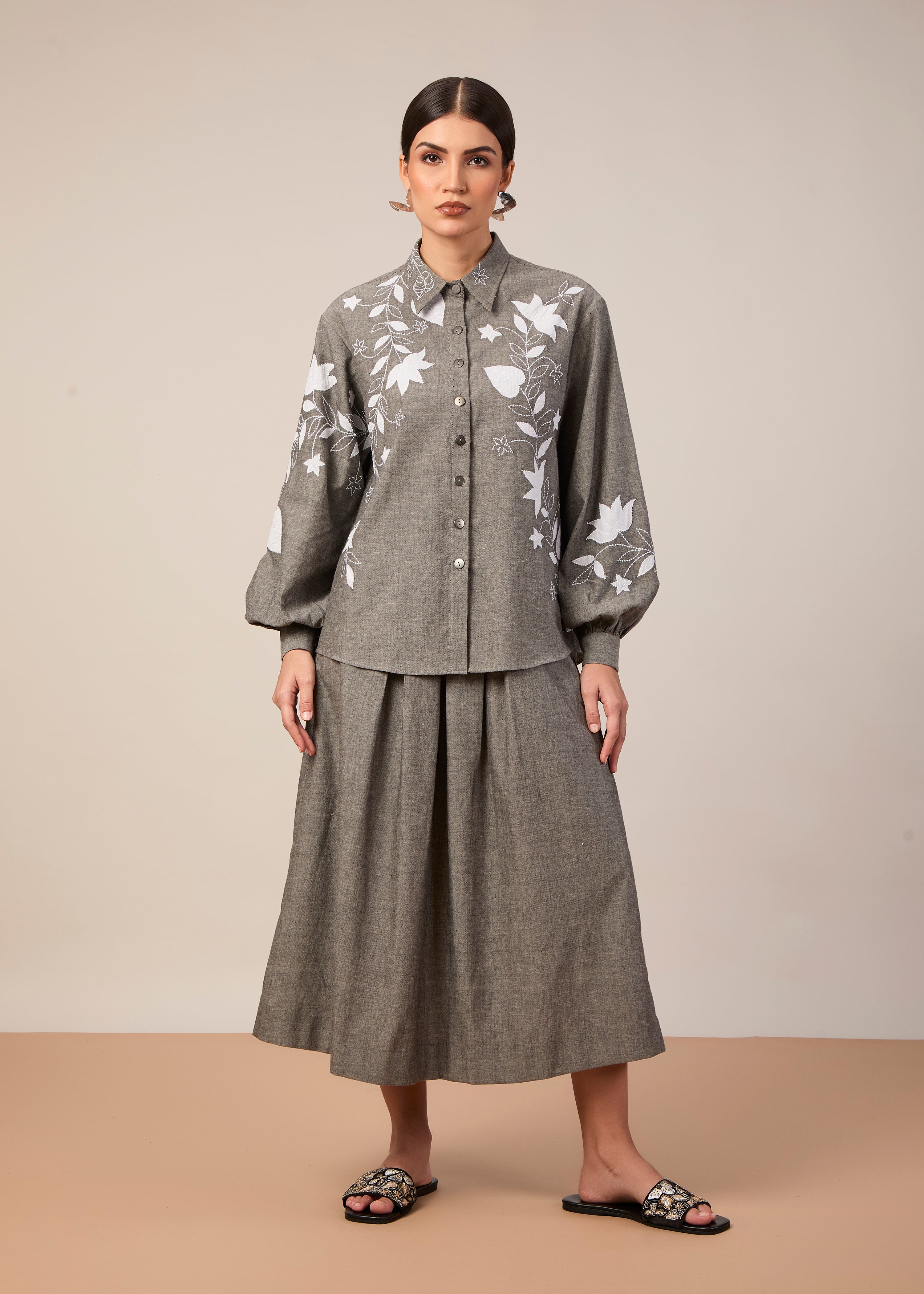 Lila Shirt made in lightweight grey handloom cotton