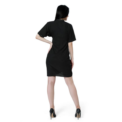 Mantra Black solid pleat dress